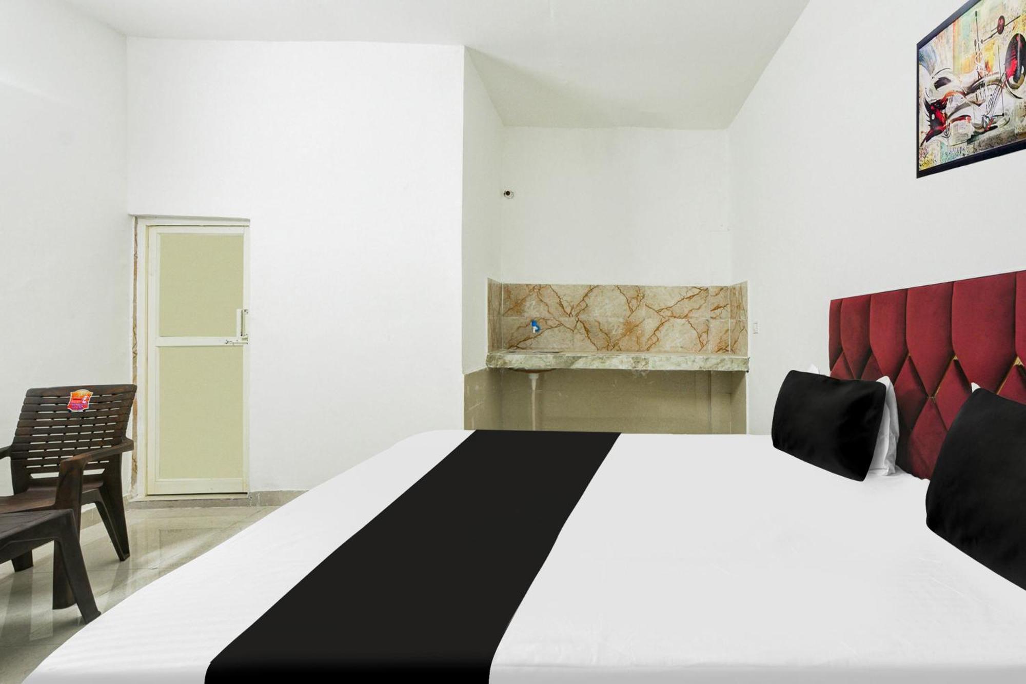 Hotel O J.D Kings Фаридабад Екстериор снимка